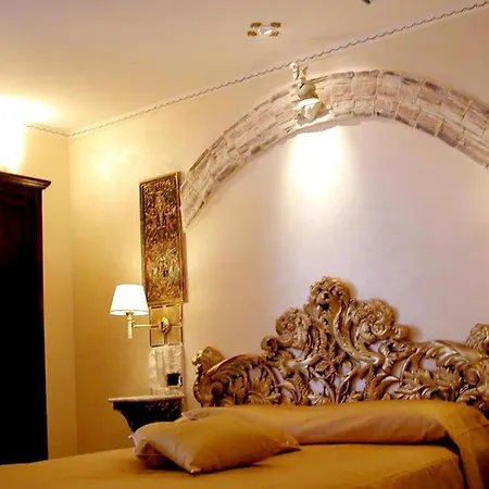 Couette-café Arianna 3*